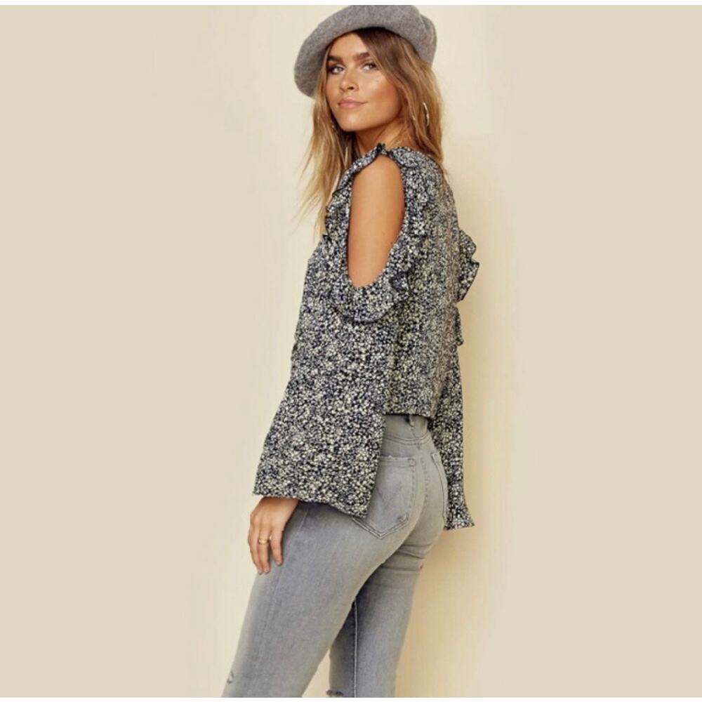 Blue Life Raven Top Floral Cold Shoulder Bell Sleeve Blouse Black Cream Women XS - Picture 2 of 11